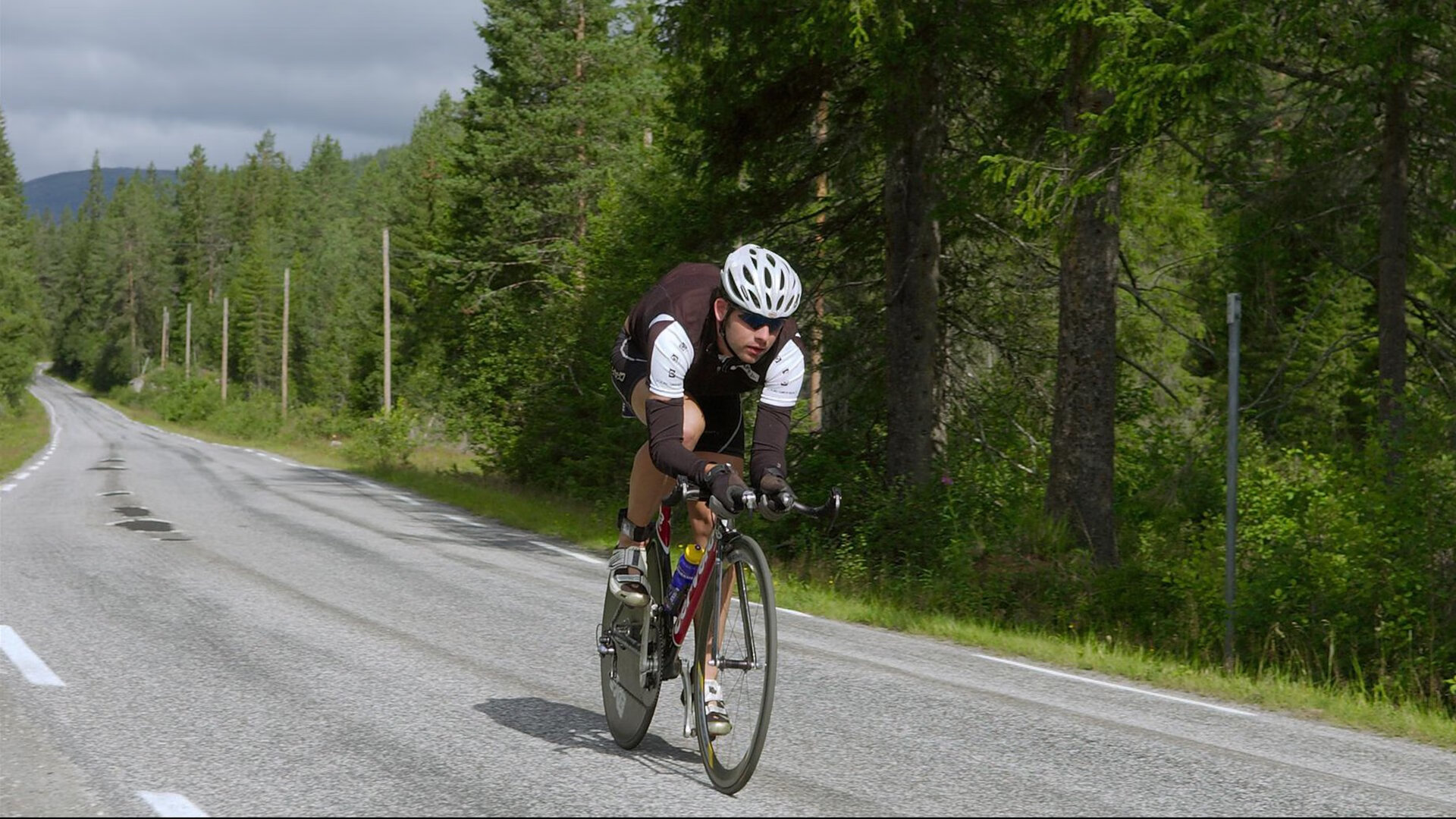 伊朗女篮在亚洲锦标赛中奋勇拼搏，期待奥运